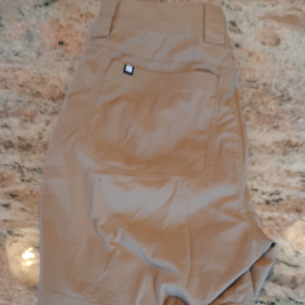 Women's Tan Cargo Shorts - Casual Utility Style - Picture 7 of 9